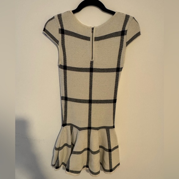 Alice and Olivia Selma Dress - Picture 5 of 9